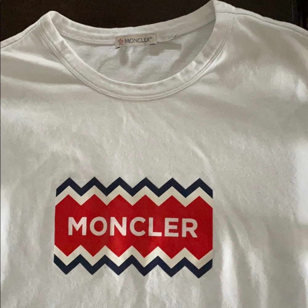 Moncler T-shirt Size small